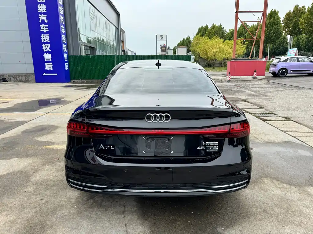 Audi A7L — миниатюра 9