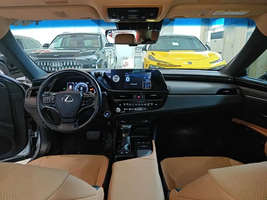 Lexus ES — миниатюра 10