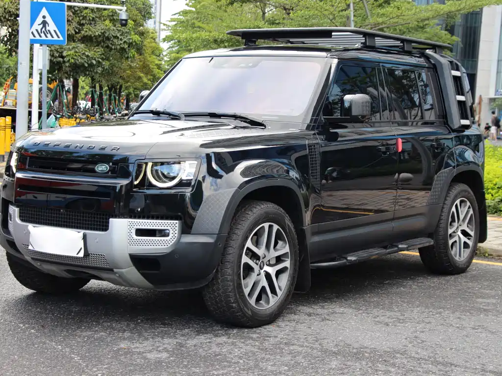 Land Rover Defender 2024
