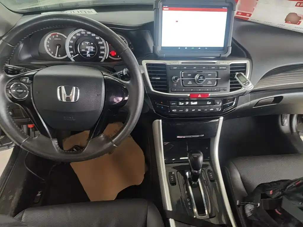 Honda Accord — миниатюра 10