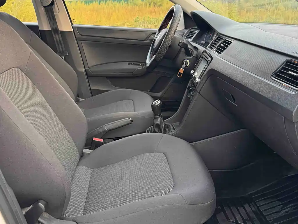 Skoda Rapid Spaceback — миниатюра 7
