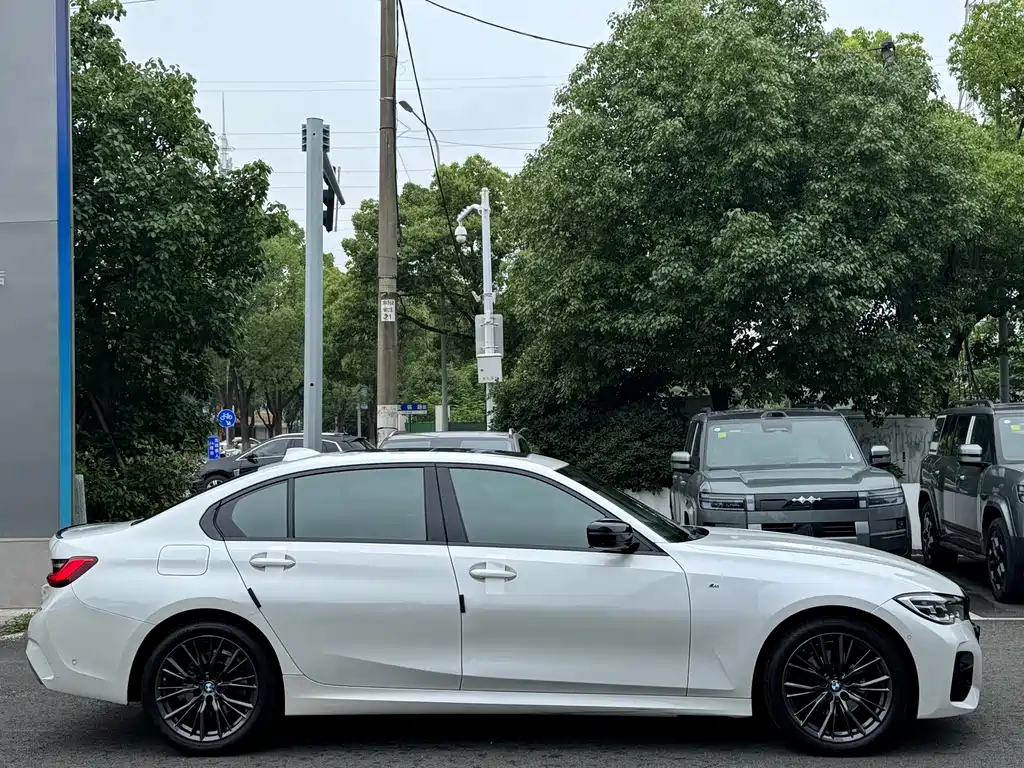BMW 3 Series — миниатюра 24