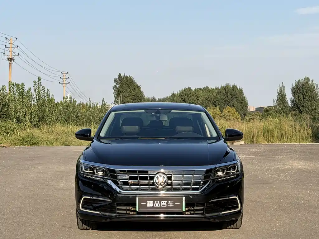 Volkswagen Passat PHEV — миниатюра 2