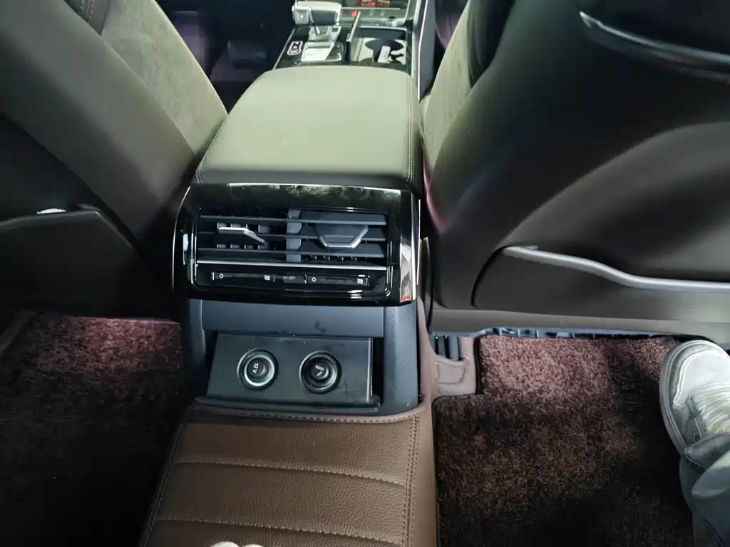 Audi A8 — миниатюра 10