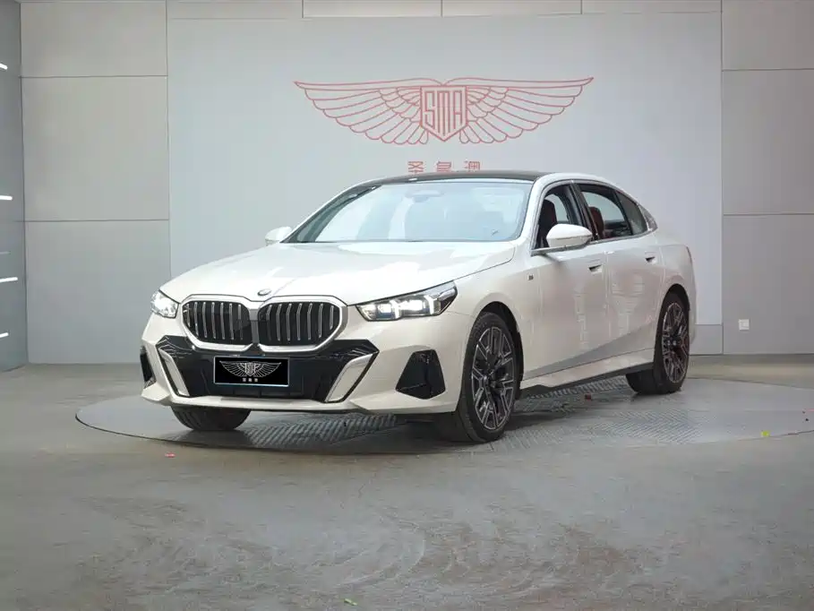 BMW 5 Series 2025