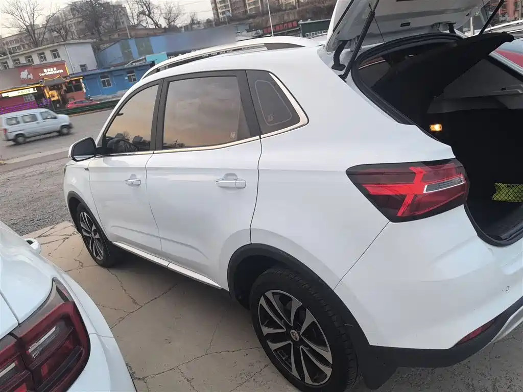 ROEWE RX3