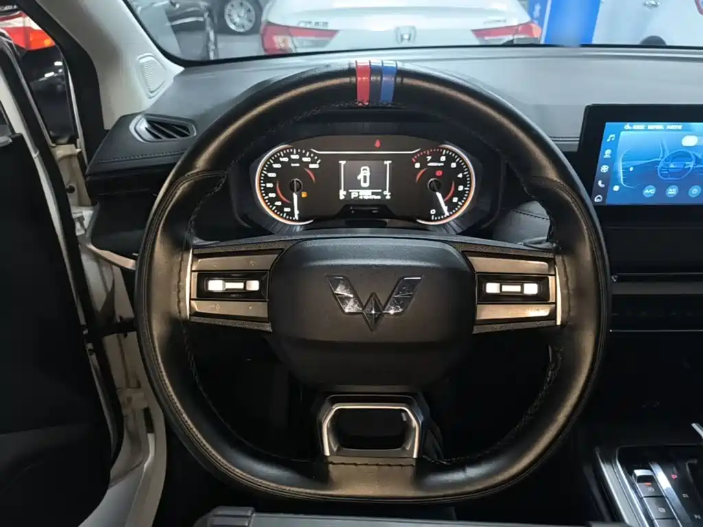 Wuling Jiachen — миниатюра 11