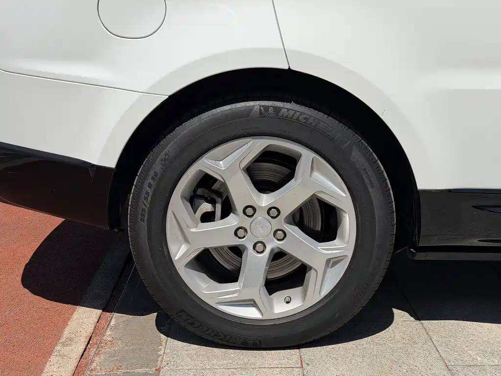 Land Rover Sport PHEV — миниатюра 10