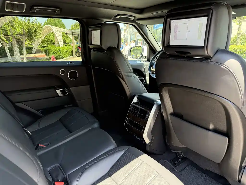 Land Rover Sport PHEV — миниатюра 22