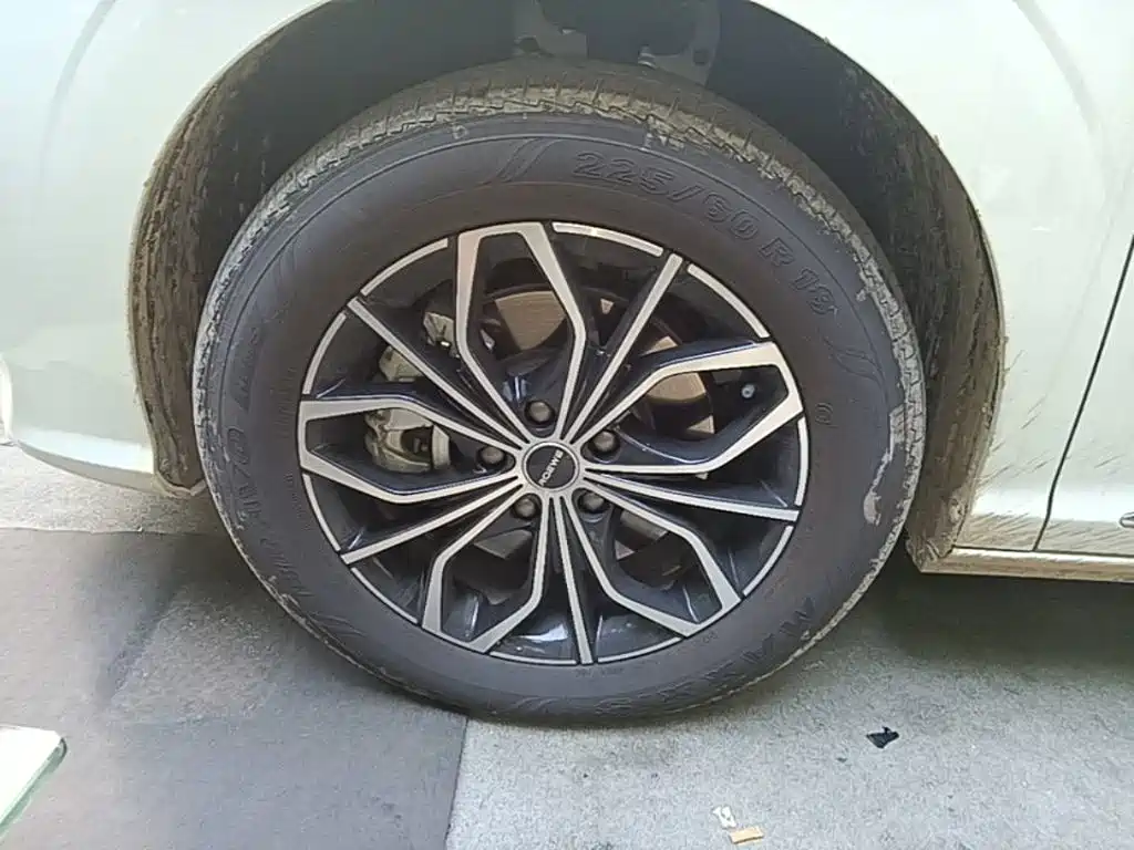 Roewe iMAX8 New Energy — миниатюра 23