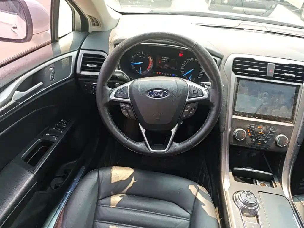 Ford Mondeo — миниатюра 11