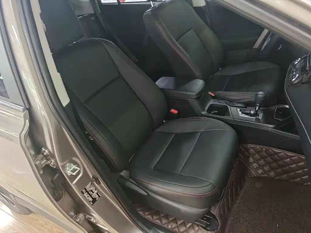 Toyota RAV4 — миниатюра 25