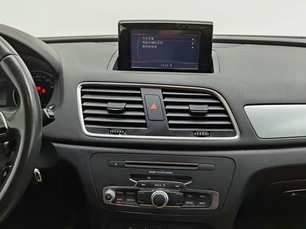 Audi Q3 — миниатюра 12