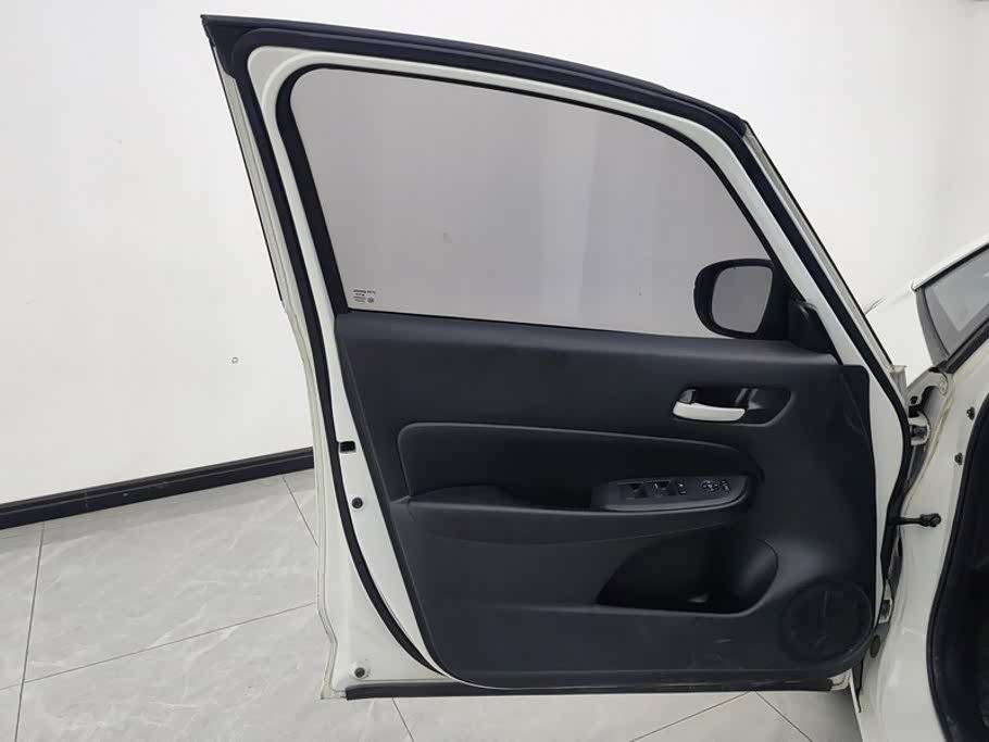 Honda Fit 1.5 л 2021 г. Белый, пробег 34400 км