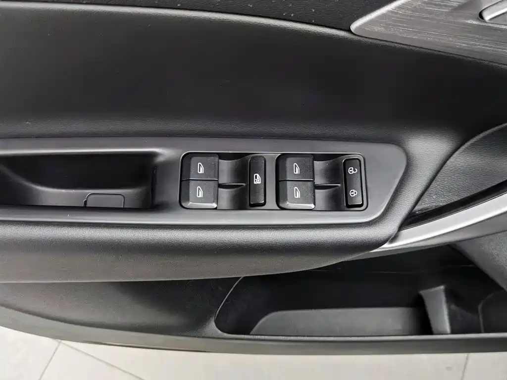 Geely Boyue — миниатюра 9