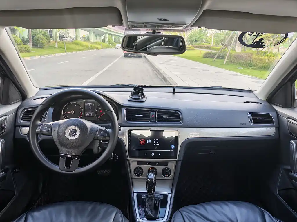 Volkswagen Lavida — миниатюра 6