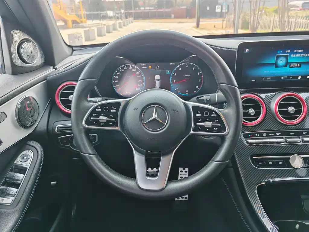 MERCEDES-BENZ GLC