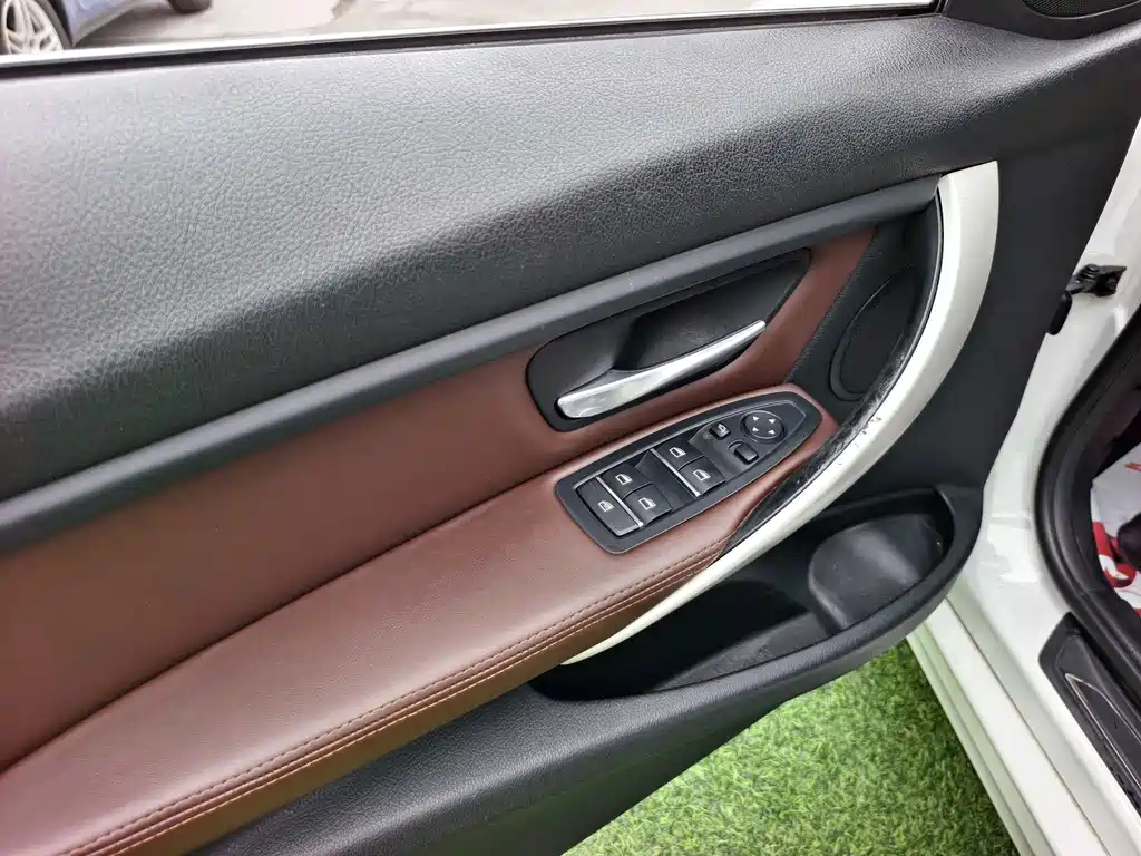 BMW 3 Series — миниатюра 9