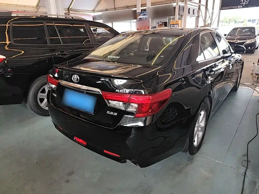 Toyota Reiz — миниатюра 7
