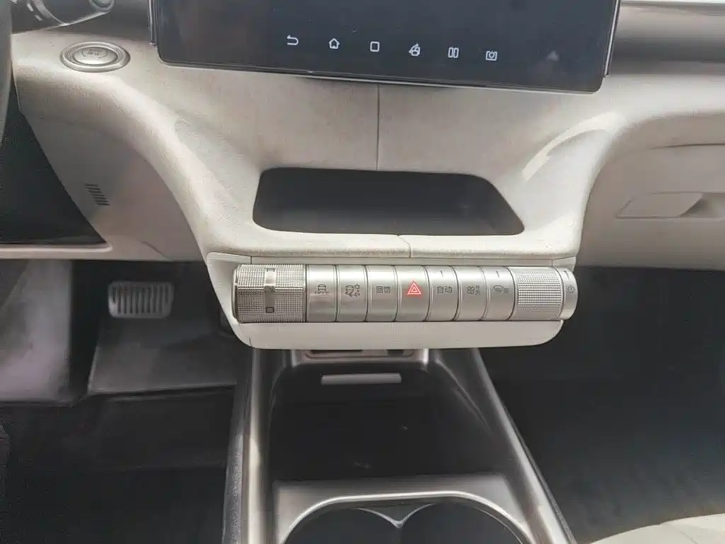 BYD Dolphin — миниатюра 14