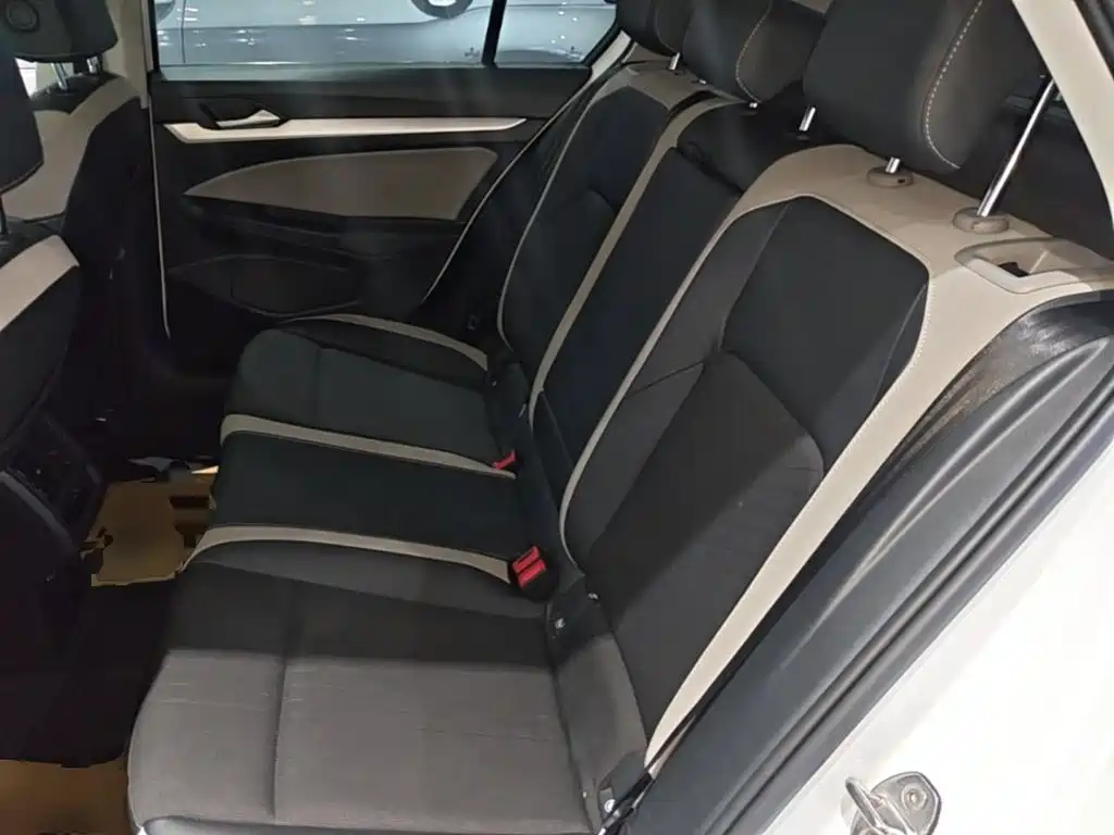 Volkswagen Golf — миниатюра 17