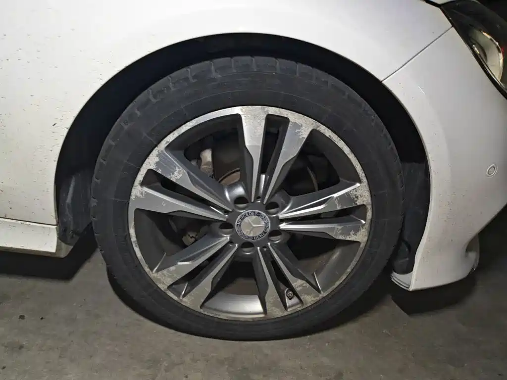 Mercedes-Benz E-Class — миниатюра 8