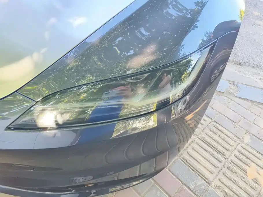 Tesla Model 3 — миниатюра 5