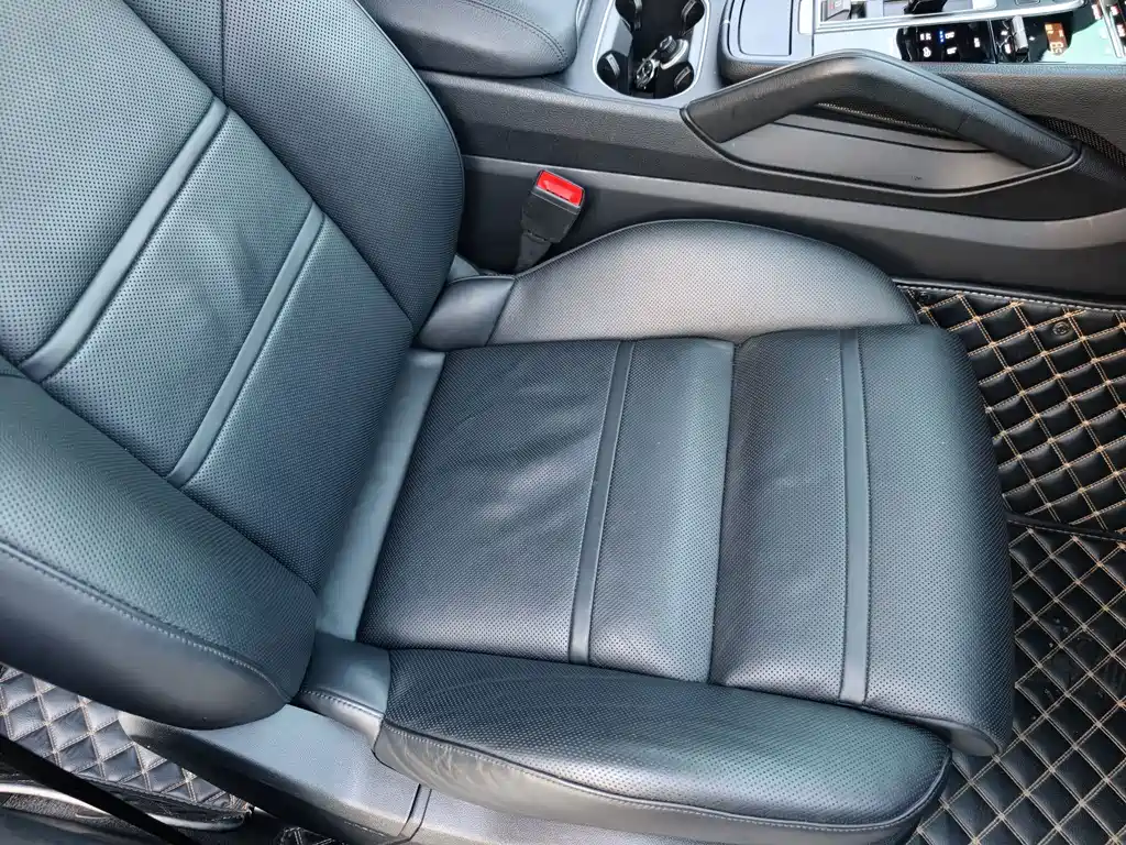 Porsche Cayenne — миниатюра 15
