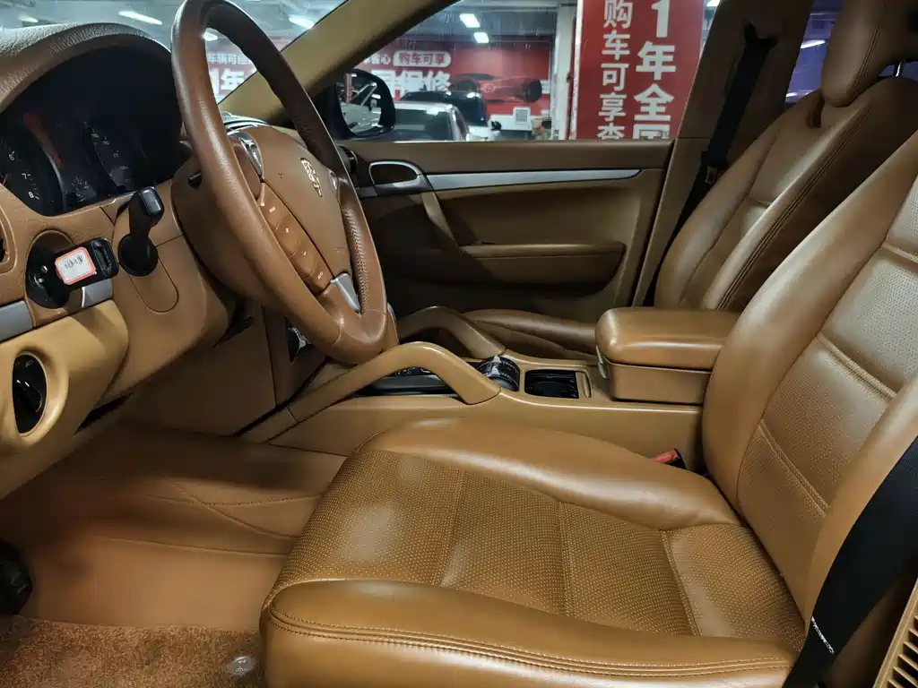 Porsche Cayenne — миниатюра 7