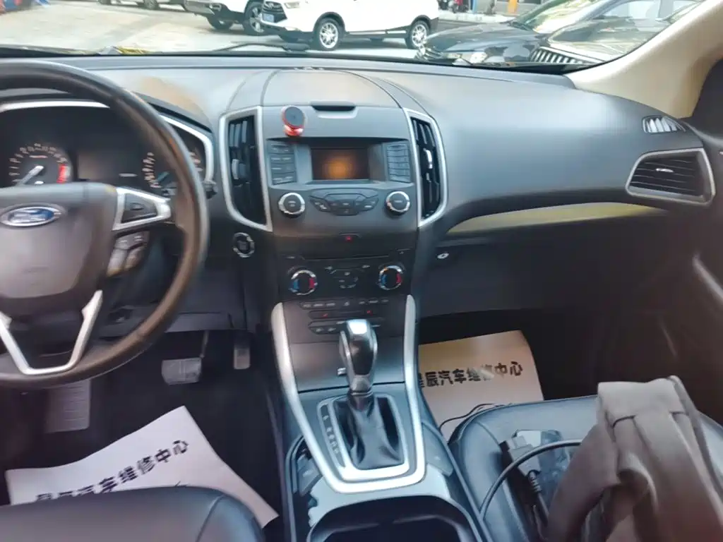 Ford Edge — миниатюра 13