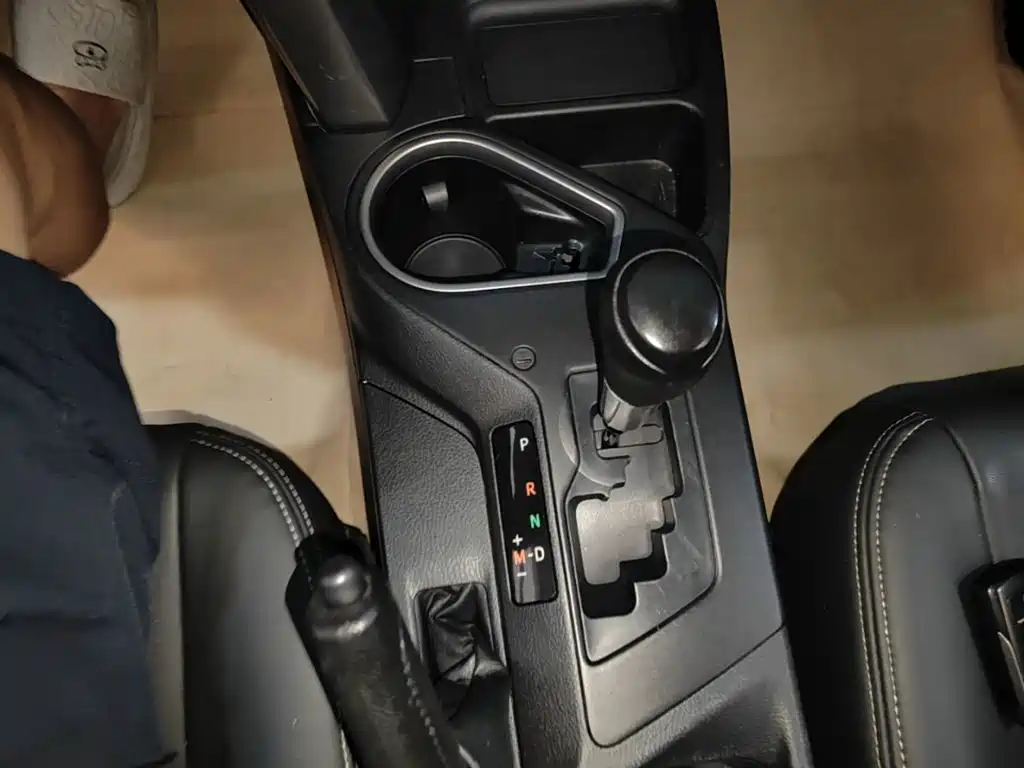 Toyota RAV4 — миниатюра 14