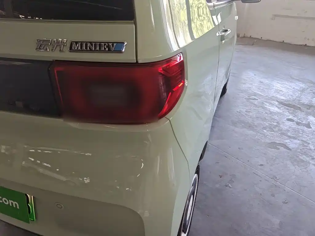 Wuling MINIEV — миниатюра 8