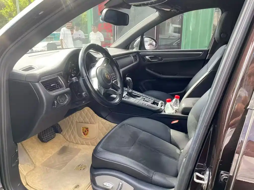 Porsche Macan — миниатюра 4