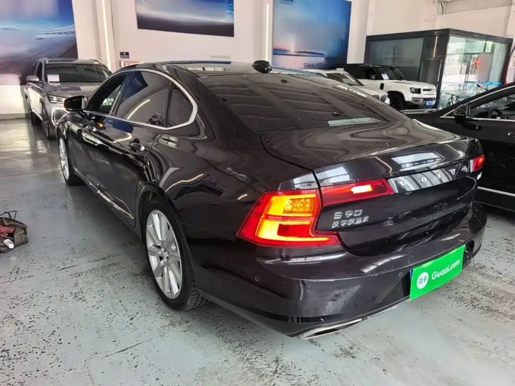 Volvo S90 — миниатюра 5