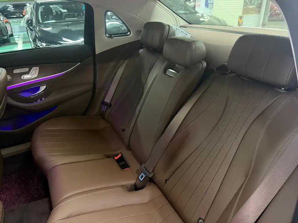 Mercedes-Benz E-Class — миниатюра 14