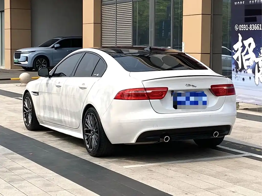Jaguar XE — миниатюра 9