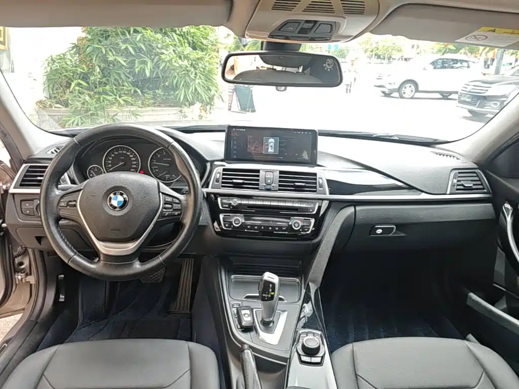 BMW 3 Series — миниатюра 10