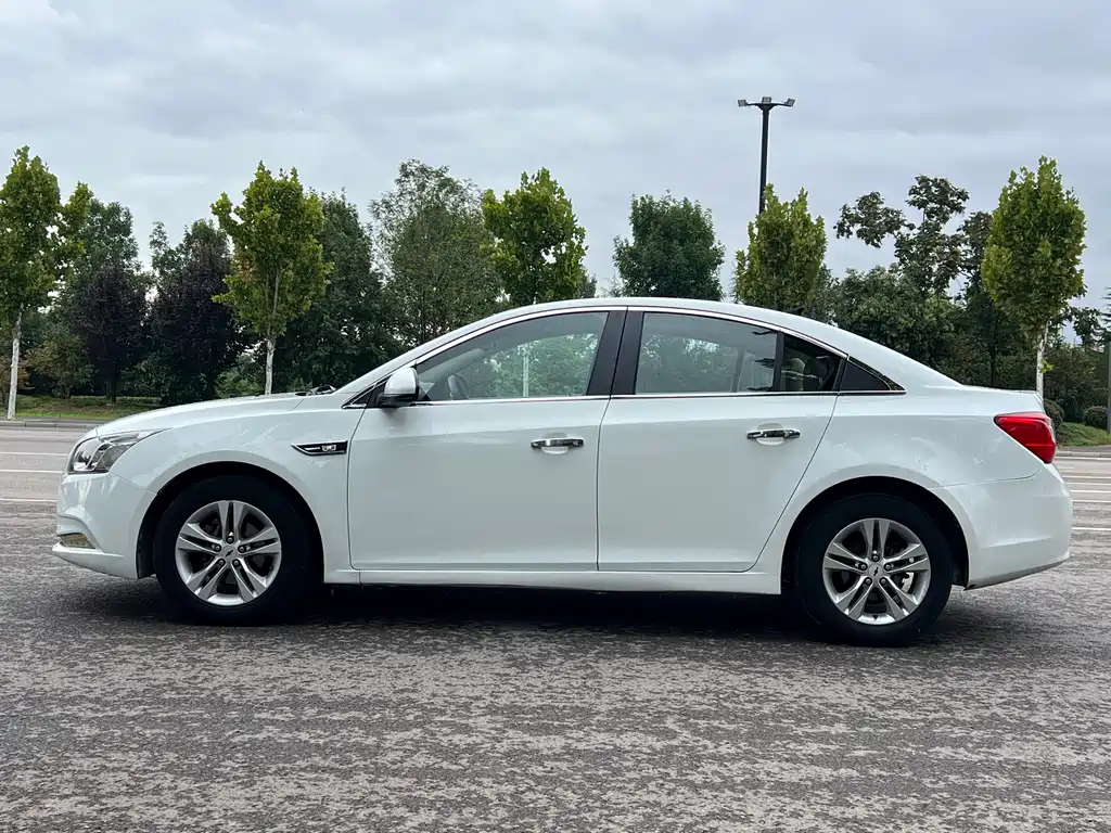 Chevrolet Cruze — миниатюра 7