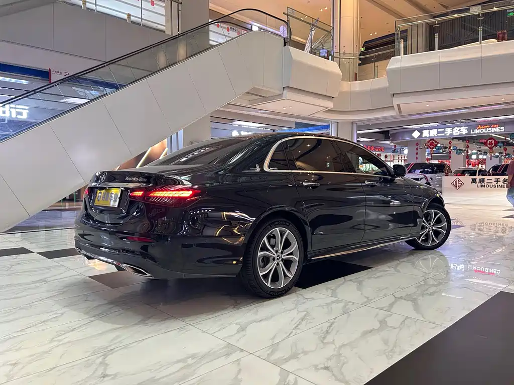 Mercedes-Benz E-Class — миниатюра 9