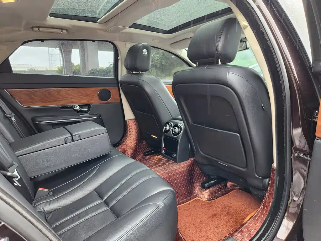 Jaguar XJ — миниатюра 21