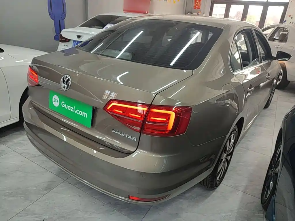 Volkswagen Sagitar — миниатюра 7