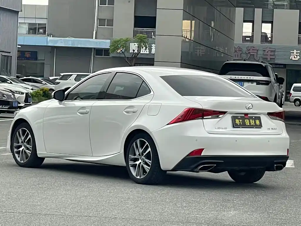 Lexus IS — миниатюра 8