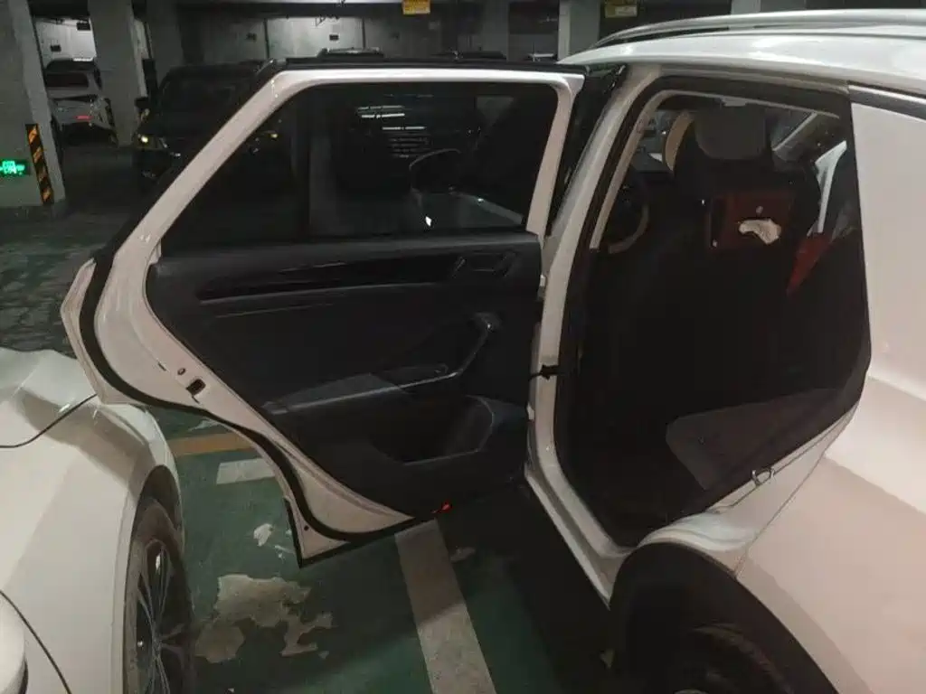 Volkswagen T-Roc — миниатюра 5