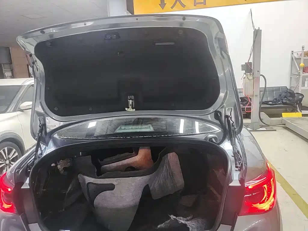 Infiniti Q50L — миниатюра 19
