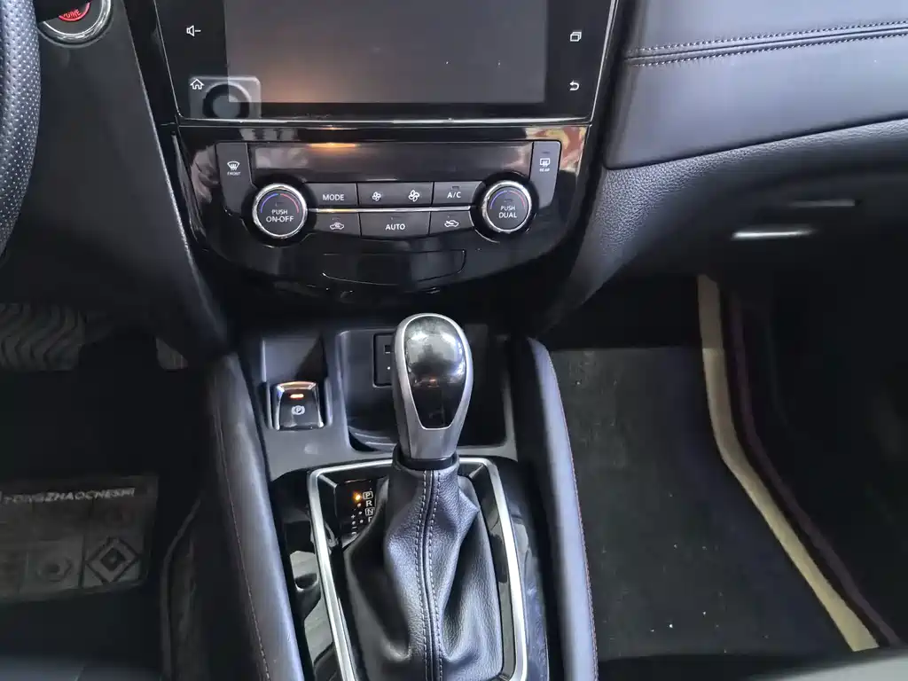 Nissan Qashqai — миниатюра 10