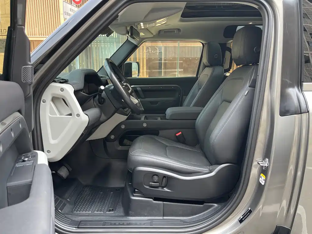 Land Rover Defender — миниатюра 17