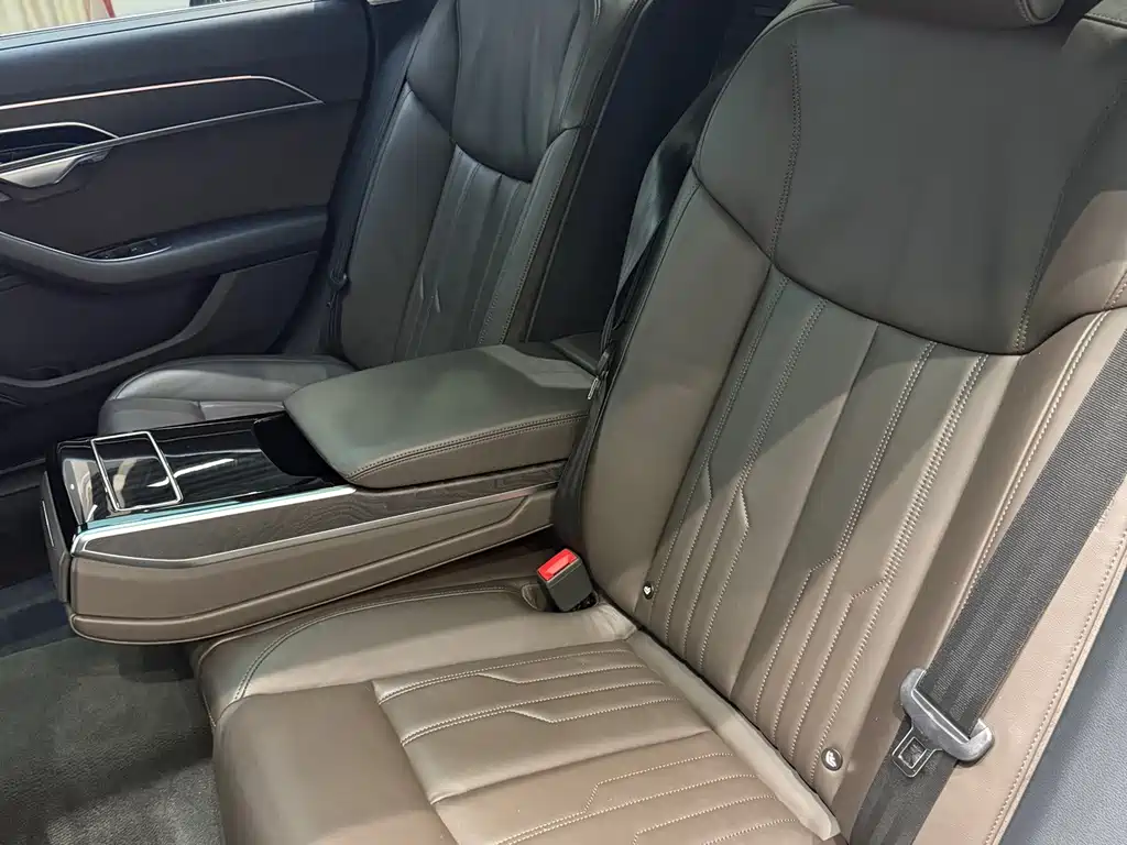 Audi A8 — миниатюра 10