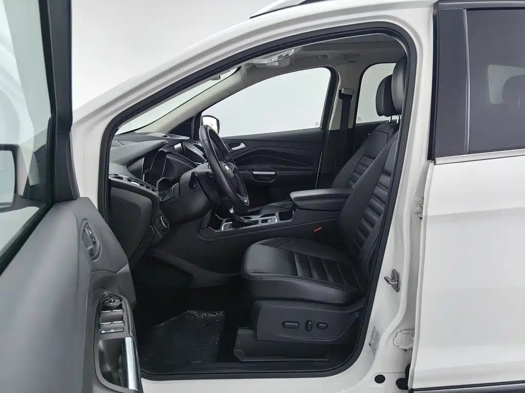 Ford Kuga — миниатюра 10