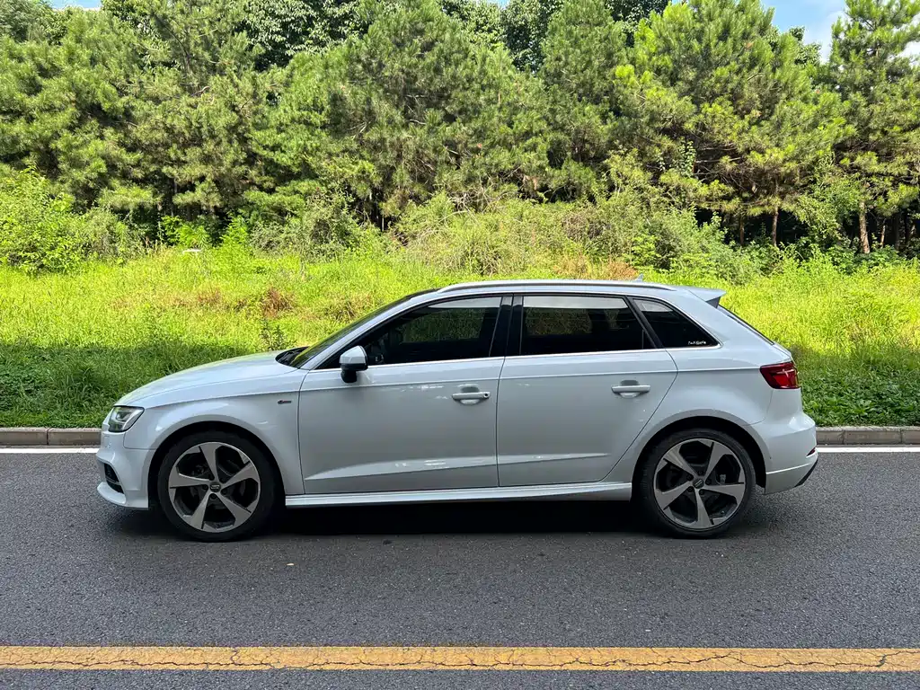 Audi A3 2018 30 Sportback 35 TFSI Sport