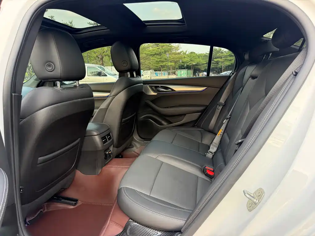 Cadillac CT5 — миниатюра 10